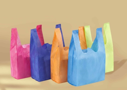 W-cut non-woven bags